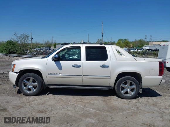 2011 Chevrolet Avalanche LTZ with VIN 3GNTKGE35BG349390, listed as a IAAI auction lot 42116974 with 173,817 mi miles and . Bid and sale history available at DreamBid. Image 14.