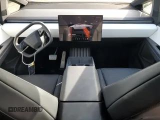 2024 Tesla Cybertruck z VIN 7G2CEHED1RA021263, wystawiony jako Copart lot #89275525 z przebiegiem 4 114 mil mil oraz Szkoda całkowita • Salvage title. Historia ofert i sprzedaży dostępna na DreamBid. Obrazek 8.