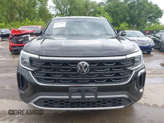 2024 Volkswagen Atlas SE с VIN 1V2HE2CA9RC258354, выставлен на аукционе IAAI как лот 42164703 с пробегом 2 470 миль миль и . История ставок и продаж доступна на DreamBid. Изображение 12.