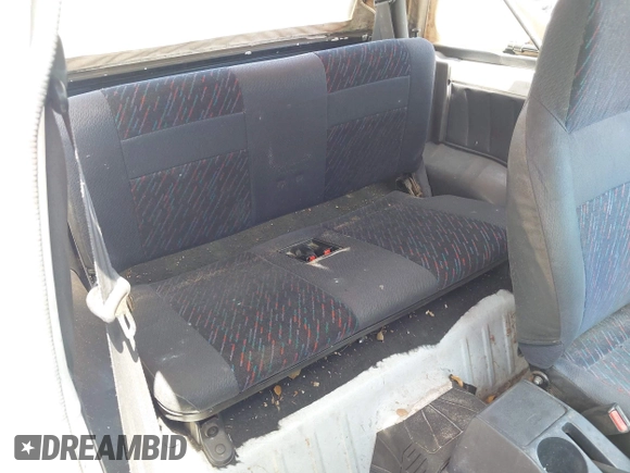 1996 Chevrolet Tracker z VIN 2CNBE1862T6948982, wystawiony jako IAAI lot #42719225 z przebiegiem 257 760 mil mil oraz . Historia ofert i sprzedaży dostępna na DreamBid. Obrazek 8.