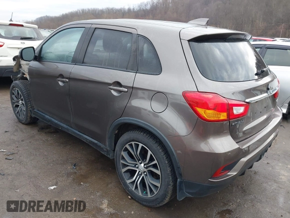 2019 Mitsubishi Outlander ES z VIN JA4AR3AU8KU032942, wystawiony jako IAAI lot #41018878 z przebiegiem 102 263 mil mil oraz . Historia ofert i sprzedaży dostępna na DreamBid. Obrazek 3.