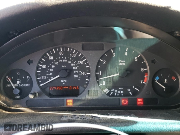 1998 BMW 3 Series 323ic with VIN WBABJ732XWEA17086, listed as a Copart auction lot 45030985 with 224,390 mi miles and Clean Title. Bid and sale history available at carsss.com. Image 9.
