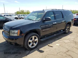 2008 Chevrolet Suburban LTZ z VIN 1GNFK16308R212830, wystawiony jako Copart lot #56477205 z przebiegiem 218 676 mil mil oraz Czysty tytuł • Clean title. Historia ofert i sprzedaży dostępna na DreamBid. Obrazek 1.