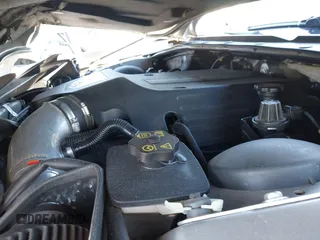 2004 Ford Thunderbird Deluxe with VIN 1FAHP60A84Y100984, listed as a IAAI auction lot 40978553 with 113,051 mi miles. Bid and sale history available at carsss.com. Image 10.