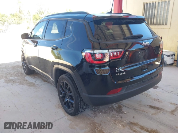 2022 Jeep Compass Latitude Lux z VIN 3C4NJDFB8NT127866, wystawiony jako IAAI lot #41859265 z przebiegiem 29 005 mil mil oraz . Historia ofert i sprzedaży dostępna na DreamBid. Obrazek 3.