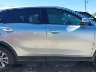 2019 Kia Sorento LX V6 with VIN 5XYPG4A59KG558518, listed as a IAAI auction lot 41808458 with 110,454 mi miles. Bid and sale history available at carsss.com. Image 14.