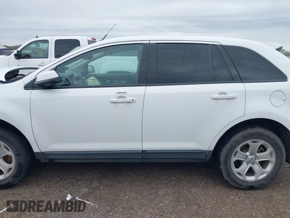 2014 Ford Edge SEL with VIN 2FMDK3JC9EBB29569, listed as a IAAI auction lot 41904845 with 105,975 mi miles. Bid and sale history available at carsss.com. Image 14.
