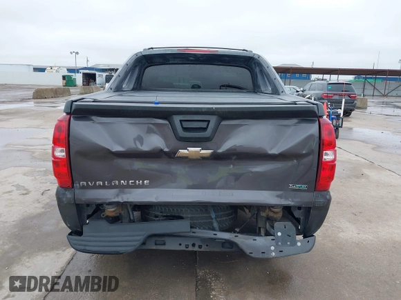 2011 Chevrolet Avalanche LS with VIN 3GNMCEE06BG129154, listed as a IAAI auction lot 41524963 with 236,029 mi miles and . Bid and sale history available at DreamBid. Image 16.