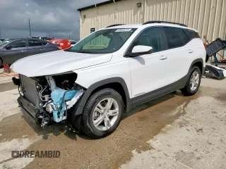 2022 GMC Terrain SLE z VIN 3GKALMEV8NL279431, wystawiony jako Copart lot #53800015 z przebiegiem 14 503 mil mil oraz Szkody całkowita. Historia ofert i sprzedaży dostępna na DreamBid. Obrazek 1.