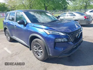 2021 Nissan Rogue S z VIN 5N1AT3AB4MC755956, wystawiony jako IAAI lot #42218009 z przebiegiem 62 602 mil mil oraz . Historia ofert i sprzedaży dostępna na DreamBid. Obrazek 1.