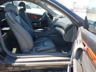 2003 Mercedes-Benz SL 500 z VIN WDBSK75F23F015866, wystawiony jako IAAI lot #42415510 z przebiegiem 141 049 mil mil oraz . Historia ofert i sprzedaży dostępna na DreamBid. Obrazek 5.