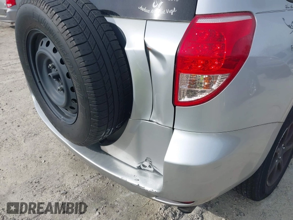 2006 Toyota RAV4 with VIN JTMZD33V165028969, listed as a IAAI auction lot 41850621 with 257,739 mi miles. Bid and sale history available at carsss.com. Image 6.