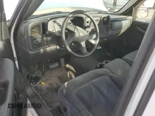 2005 GMC Sierra 1500 with VIN 1GDHC24U65E138733, listed as a Copart auction lot 47315715 with 303,907 mi miles and Salvage Title. Bid and sale history available at DreamBid. Image 8.