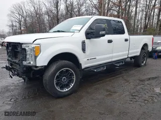2017 Ford Super Duty F-250 SRW Lariat with VIN 1FT7W2BT5HEC76818, listed as a IAAI auction lot 40882791 with 173,973 mi miles. Bid and sale history available at carsss.com. Image 2.