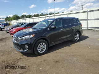 2019 Kia Sorento LX z VIN 5XYPGDA35KG450640, wystawiony jako Copart lot #61759345 z przebiegiem Nie podano mil oraz Szkoda całkowita • Salvage title. Historia ofert i sprzedaży dostępna na DreamBid. Obrazek 1.