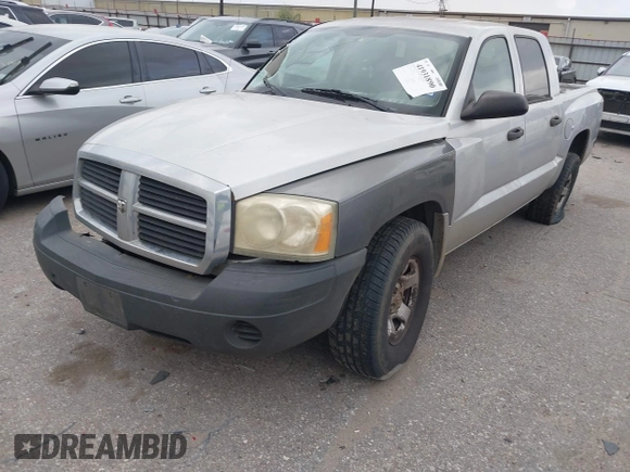 2005 Dodge Dakota ST z VIN 1D7HE28K75S308645, wystawiony jako IAAI lot #41931890 z przebiegiem 338 615 mil mil oraz . Historia ofert i sprzedaży dostępna na DreamBid. Obrazek 2.
