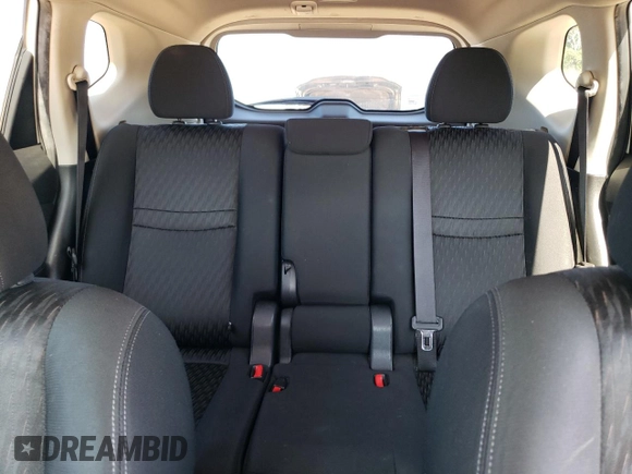 2017 Nissan Rogue SV z VIN KNMAT2MT4HP568539, wystawiony jako Copart lot #60265775 z przebiegiem 140 240 mil mil oraz Szkoda całkowita • Salvage title. Historia ofert i sprzedaży dostępna na DreamBid. Obrazek 10.