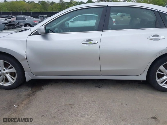 2013 Nissan Altima 2.5 SL with VIN 1N4AL3AP7DC141778, listed as a IAAI auction lot 41920140 with 223,176 mi miles. Bid and sale history available at carsss.com. Image 20.
