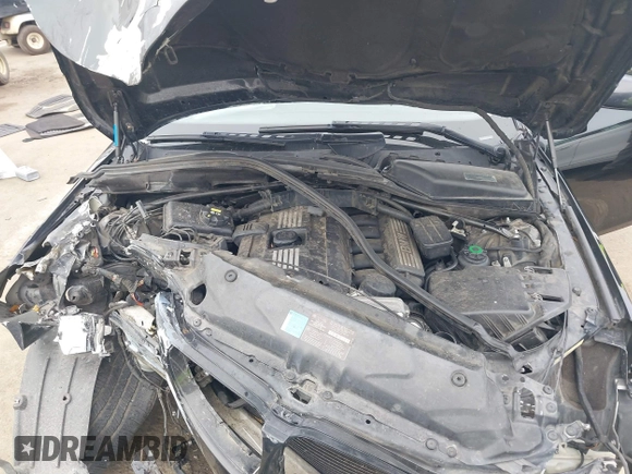 2008 BMW 5 Series 528i with VIN WBANU53558CT18153, listed as a IAAI auction lot 41706261 with 151,613 mi miles and . Bid and sale history available at DreamBid. Image 10.
