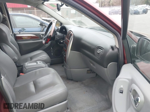 2007 Chrysler Town & Country LWB Limited with VIN 2A8GP64L97R171596, listed as a IAAI auction lot 41945122 with 101,893 mi miles. Bid and sale history available at carsss.com. Image 5.
