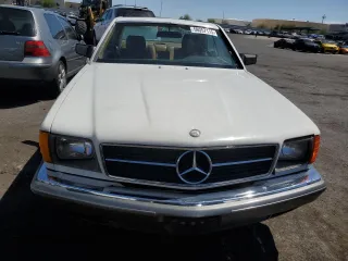 1984 Mercedes-Benz 500 z VIN WDBCA44A1EA029351, wystawiony jako Copart lot #59357115 z przebiegiem 155 975 mil mil oraz Tytuł czysty. Historia ofert i sprzedaży dostępna na DreamBid. Obrazek 5.