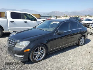2014 Mercedes-Benz C 250 Sport z VIN WDDGF4HB5EA968032, wystawiony jako Copart lot #60570585 z przebiegiem 121 077 mil mil oraz Czysty tytuł • Clean title. Historia ofert i sprzedaży dostępna na DreamBid. Obrazek 1.