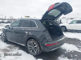 2021 Audi Q5 Premium with VIN WA1AAAFY1M2101881, listed as a IAAI auction lot 41399547 with 33,277 mi miles. Bid and sale history available at carsss.com. Image 3.