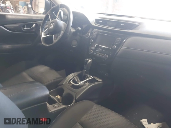 2018 Nissan Rogue SV z VIN KNMAT2MV7JP610600, wystawiony jako IAAI lot #42171714 z przebiegiem 70 299 mil mil oraz . Historia ofert i sprzedaży dostępna na DreamBid. Obrazek 5.
