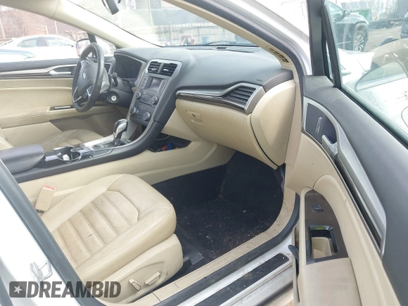 2014 Ford Fusion SE with VIN 3FA6P0H95ER361049, listed as a IAAI auction lot 41864864 with 210,229 mi miles. Bid and sale history available at carsss.com. Image 5.
