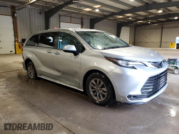 2022 Toyota Sienna LE with VIN 5TDKRKEC2NS090169, listed as a Copart auction lot 60974515 with 83,746 mi miles and Salvage title. Bid and sale history available at DreamBid. Image 4.