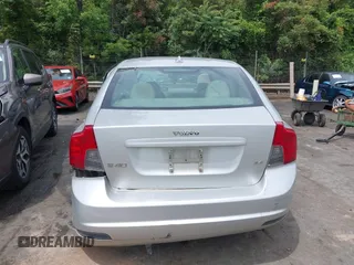 2008 Volvo S40 2.4L с VIN YV1MS382982384776, выставлен на аукционе IAAI как лот 42309949 с пробегом 215 744 миль миль и . История ставок и продаж доступна на DreamBid. Изображение 16.