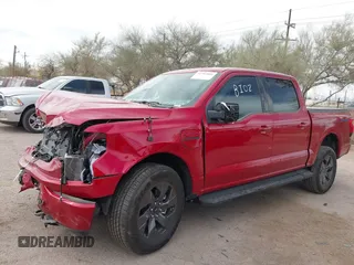 2023 Ford F-150 Lightning Pro z VIN 1FTVW1EL8PWG55060, wystawiony jako IAAI lot #41701864 z przebiegiem Nie podano mil oraz . Historia ofert i sprzedaży dostępna na DreamBid. Obrazek 6.