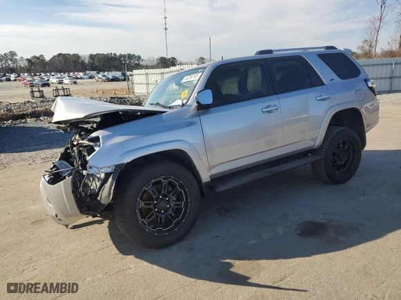 2019 Toyota 4Runner SR5 with VIN JTEBU5JR1K5640677, listed as a Copart auction lot 45236155 with 0 mi miles and Salvage Title. Bid and sale history available at carsss.com. Image 1.