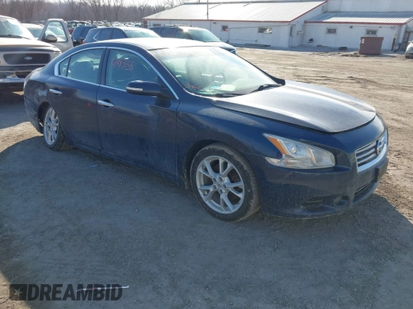 2014 Nissan Maxima SV z VIN 1N4AA5AP7EC460794, wystawiony jako IAAI lot #41493155 z przebiegiem 134 179 mil mil oraz . Historia ofert i sprzedaży dostępna na DreamBid. Obrazek 1.