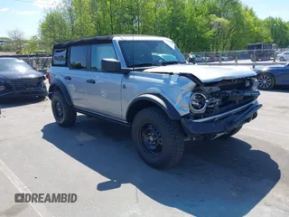 2023 Ford Bronco z VIN 1FMDE5BH4PLB24666, wystawiony jako IAAI lot #42054233 z przebiegiem 10 474 mil mil oraz . Historia ofert i sprzedaży dostępna na DreamBid. Obrazek 1.
