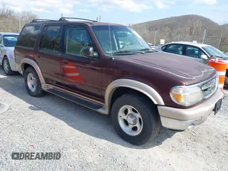 2000 Ford Explorer Eddie Bauer z VIN 1FMZU74E3YZA86045, wystawiony jako IAAI lot #41888885 z przebiegiem 137 725 mil mil oraz . Historia ofert i sprzedaży dostępna na DreamBid. Obrazek 1.