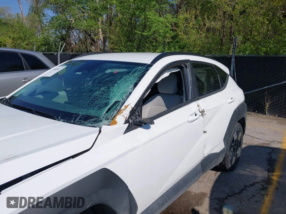 2024 Hyundai Kona SEL with VIN KM8HB3AB7RU147464, listed as a IAAI auction lot 42050923 with 21,165 mi miles. Bid and sale history available at carsss.com. Image 16.