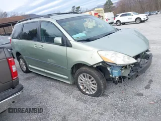 2010 Toyota Sienna XLE z VIN 5TDYK4CCXAS301416, wystawiony jako IAAI lot #41158673 z przebiegiem 96 141 mil mil oraz . Historia ofert i sprzedaży dostępna na DreamBid. Obrazek 1.