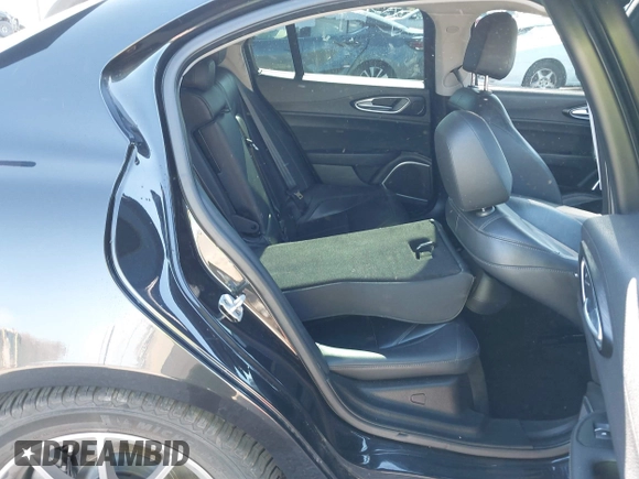 2018 Alfa Romeo Giulia with VIN ZARFAEBN5J7581071, listed as a IAAI auction lot 41313207 with 91,793 mi miles. Bid and sale history available at carsss.com. Image 8.