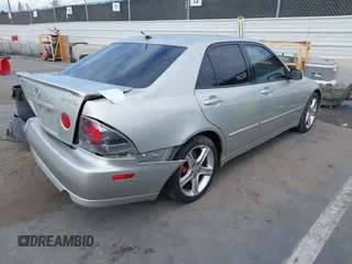 2004 Lexus IS with VIN JTHBD192640084319, listed as a IAAI auction lot 41943372 with 162,080 mi miles and . Bid and sale history available at carsss.com. Image 4.