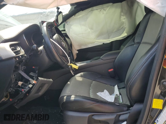 2019 Toyota C-HR XLE z VIN JTNKHMBX8K1055954, wystawiony jako Copart lot #53290965 z przebiegiem 63 265 mil mil oraz Szkoda całkowita • Salvage title. Historia ofert i sprzedaży dostępna na DreamBid. Obrazek 7.