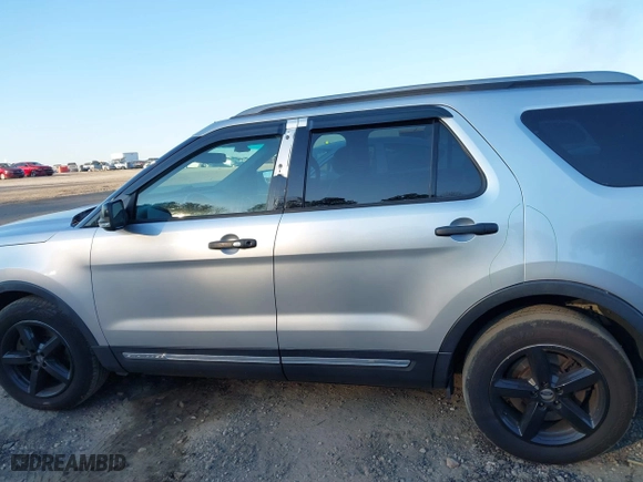 2017 Ford Explorer XLT with VIN 1FM5K8DH3HGB03300, listed as a IAAI auction lot 40978498 with 94,665 mi miles. Bid and sale history available at carsss.com. Image 15.