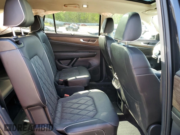 2024 Volkswagen Atlas SEL Premium R-Line with VIN 1V2FR2CA5RC600331, listed as a Copart auction lot 55237615 with 13,796 mi miles and Salvage title. Bid and sale history available at DreamBid. Image 11.