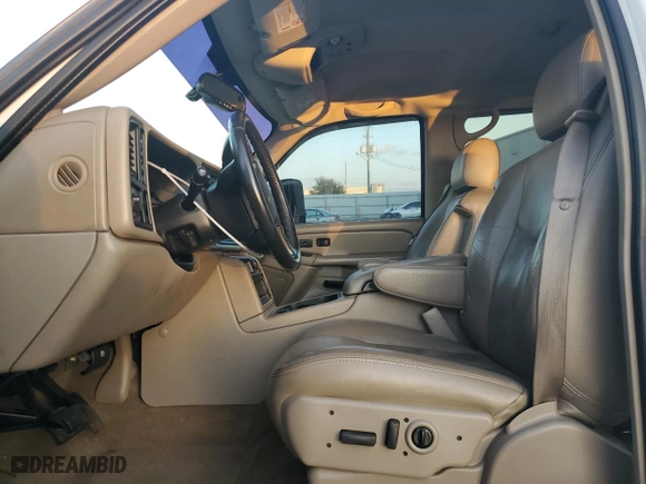 2006 Chevrolet Silverado 2500HD LT3 with VIN 1GCHK23D56F156919, listed as a Copart auction lot 84831324 with 0 mi miles and Non Repairable. Bid and sale history available at carsss.com. Image 7.