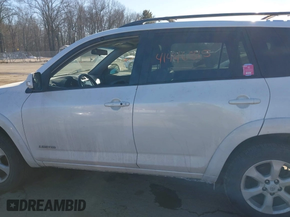 2011 Toyota RAV4 Ltd with VIN 2T3DK4DV1BW040708, listed as a IAAI auction lot 41446815 with 179,941 mi miles. Bid and sale history available at carsss.com. Image 14.