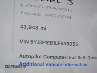 2020 Tesla Model 3 Long Range with VIN 5YJ3E1EB1LF639055, listed as a IAAI auction lot 42048009 with 43,493 mi miles. Bid and sale history available at carsss.com. Image 9.