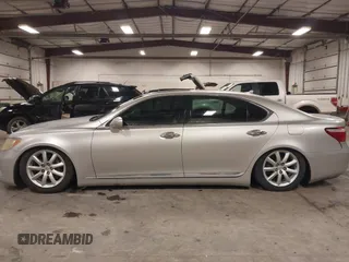 2007 Lexus LS 460 L с VIN JTHGL46F275020190, выставлен на аукционе IAAI как лот 42206196 с пробегом 164 133 миль миль и . История ставок и продаж доступна на DreamBid. Изображение 15.
