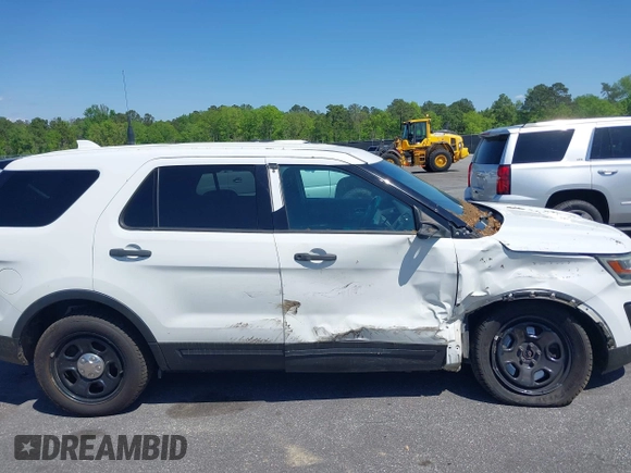 2017 Ford Police Interceptor Utility z VIN 1FM5K8ARXHGA04700, wystawiony jako IAAI lot #41942683 z przebiegiem 120 594 mil mil oraz . Historia ofert i sprzedaży dostępna na DreamBid. Obrazek 14.