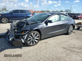 2024 Tesla Model 3 with VIN 5YJ3E1EA2RF752321, listed as a Copart auction lot 44593485 with 3,550 mi miles and Salvage Title. Bid and sale history available at carsss.com. Image 1.