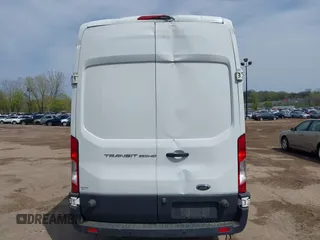 2017 Ford Transit z VIN 1FTBF4XM0HKA58004, wystawiony jako IAAI lot #39278218 z przebiegiem 174 620 mil mil oraz . Historia ofert i sprzedaży dostępna na DreamBid. Obrazek 16.